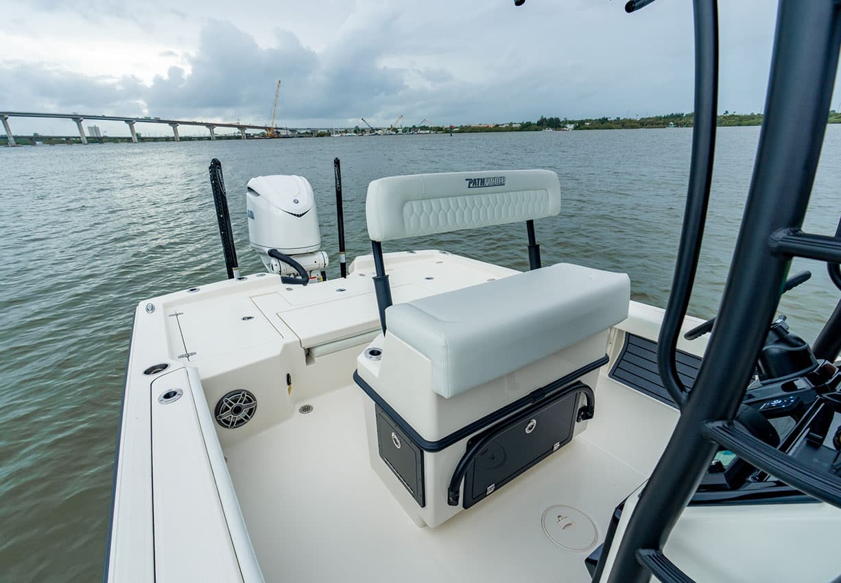 Aft Casting Deck on Pathfinder 2600 TRS.