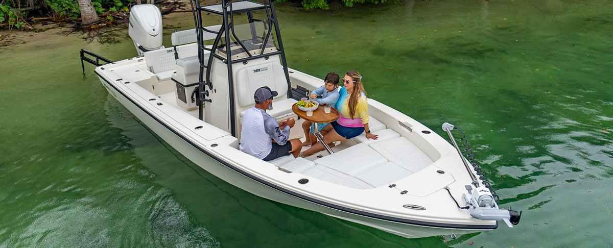 Bow Seating Area & Table on Pathfinder 2600 TRS Bay Boat.