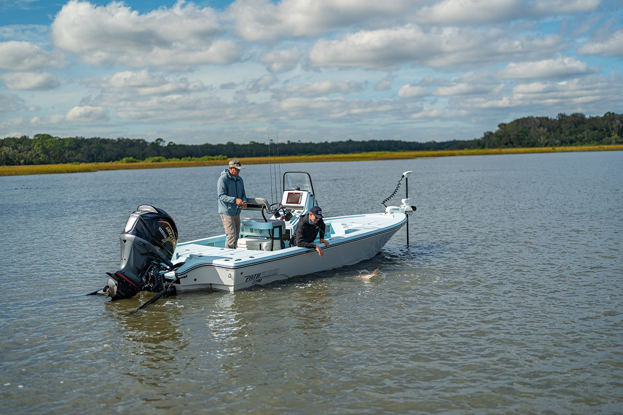 Pathfinder 2300 HPS Redfish Hookup.