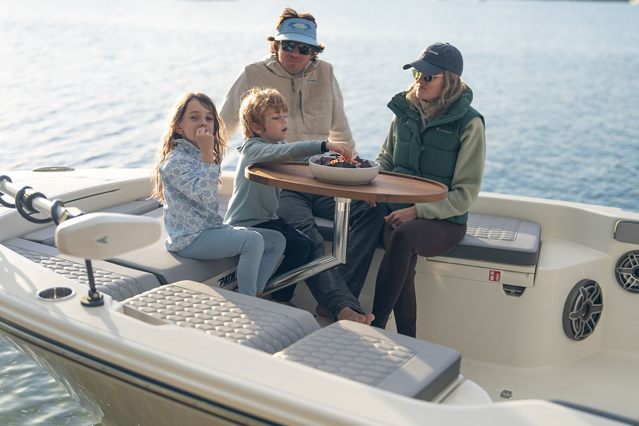 Bow table on the Pathfinder 2800 Hybrid.