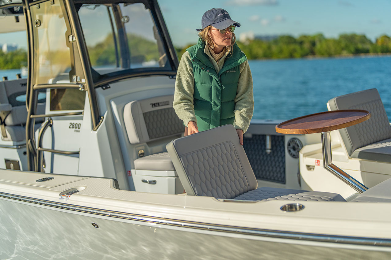 Forward seating on the Pathfinder 2800 Hybrid.