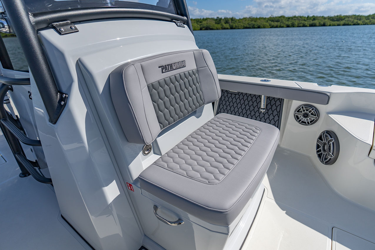 Bow cooler seat on Pathfinder 2800 Hybrid.