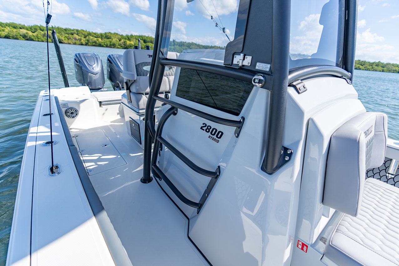 Pathfinder 2800 Hybrid console ladder.