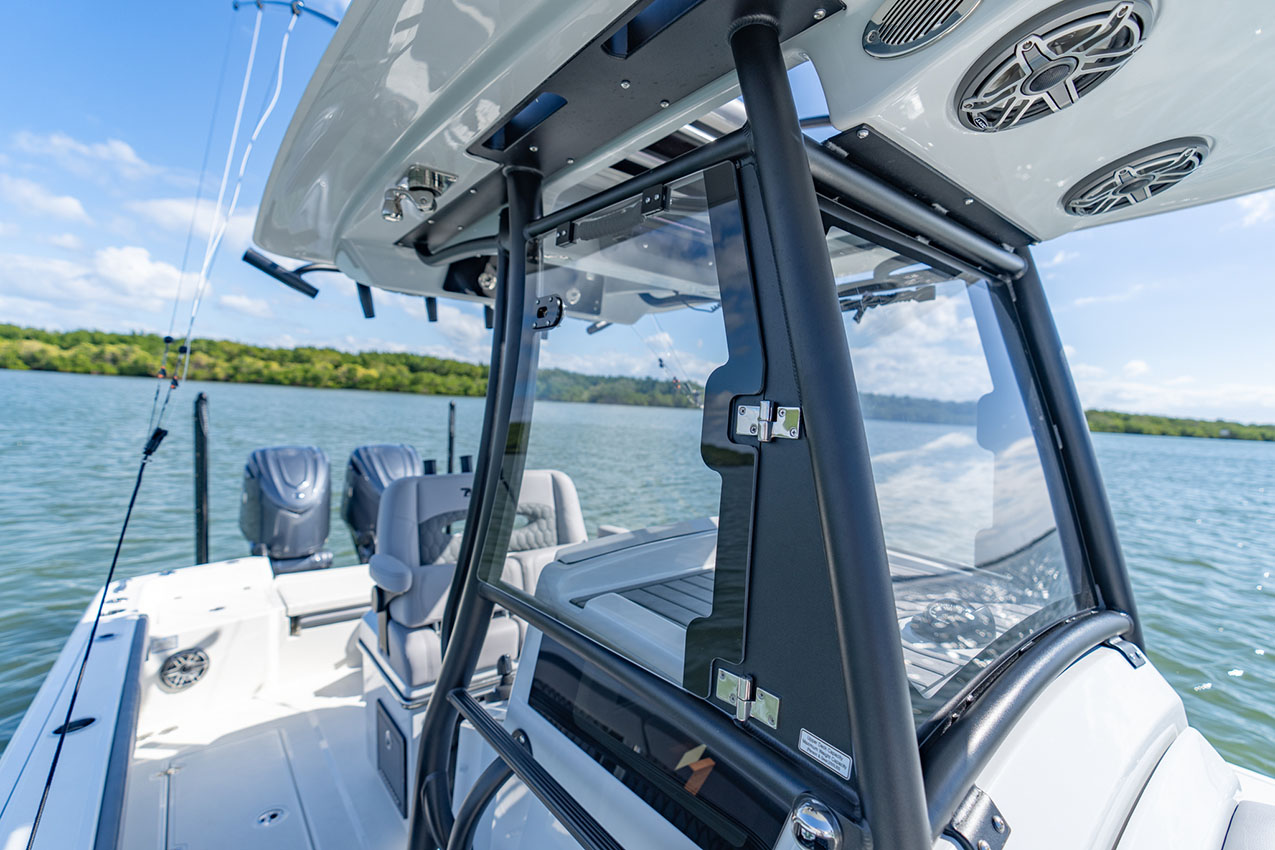 Pathfinder 2800 Hybrid removable console window.