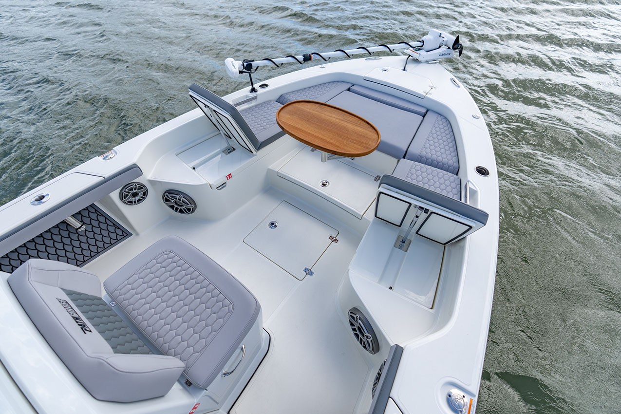 Pathfinder 2800 Hybrid bow cushions and table.