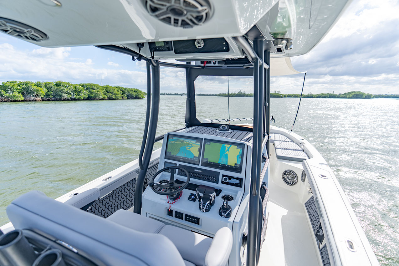 Pathfinder 2800 Hybrid console looking forward.