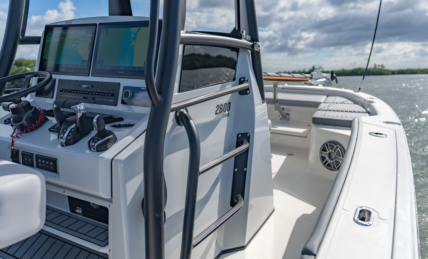 Pathfinder 2800 Hybrid console looking forward.