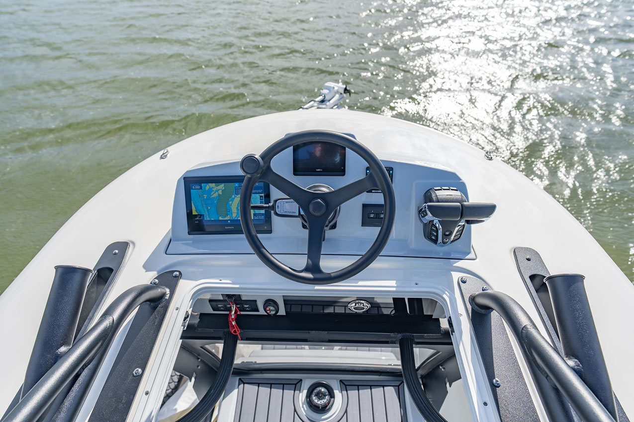 Pathfinder 2800 Hybrid stand through 2nd station helm area.