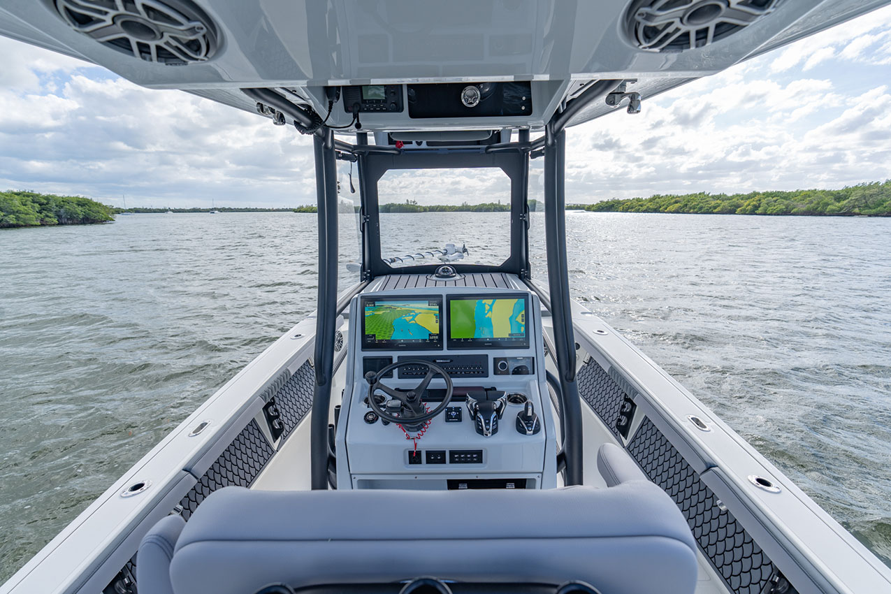 Pathfinder 2800 Hybrid console looking forward.