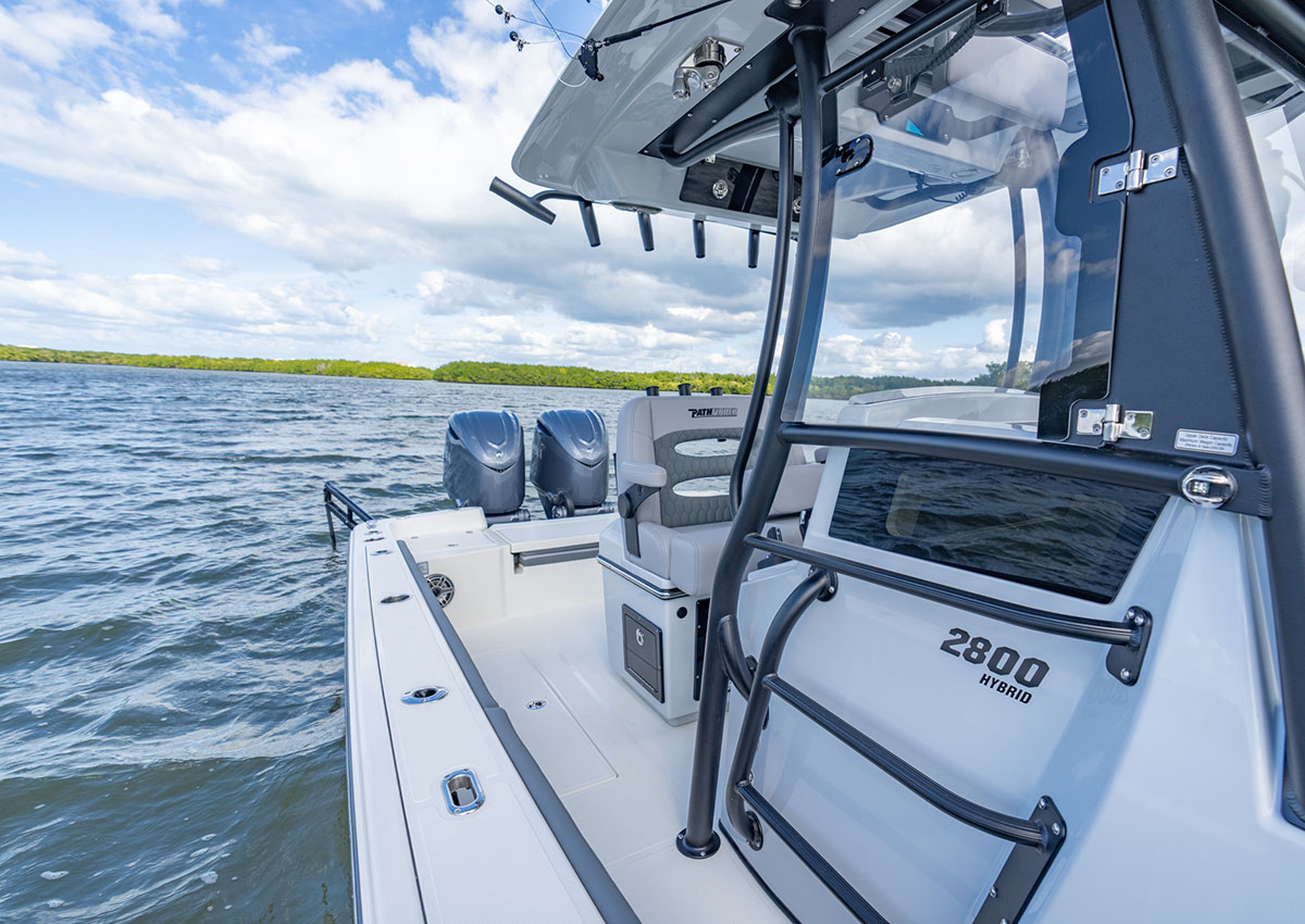 Pathfinder 2800 Hybrid console looking back