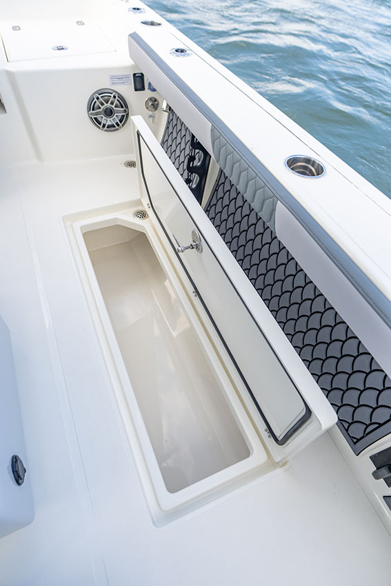 Pathfinder 2800 Hybrid in deck fish box.