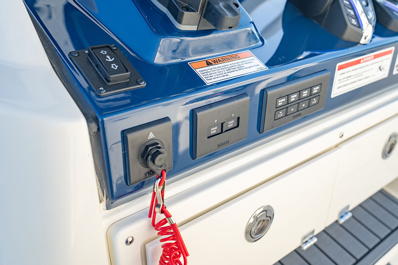 Cobia 245 CC Auto Pilot