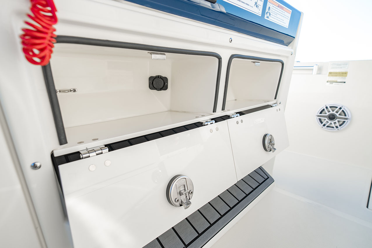 Cobia 245 CC Helm Storage