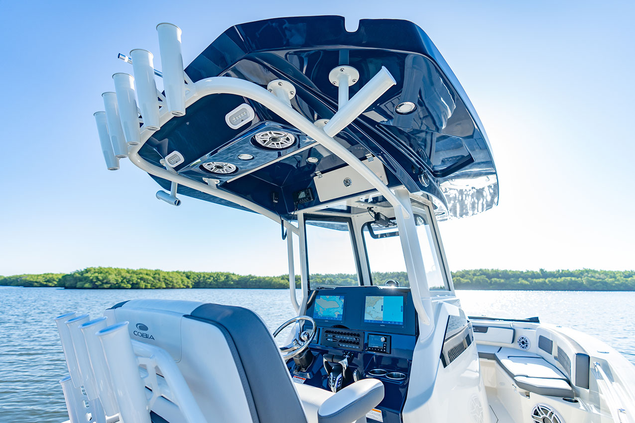 Cobia 245 CC Hardtop Back