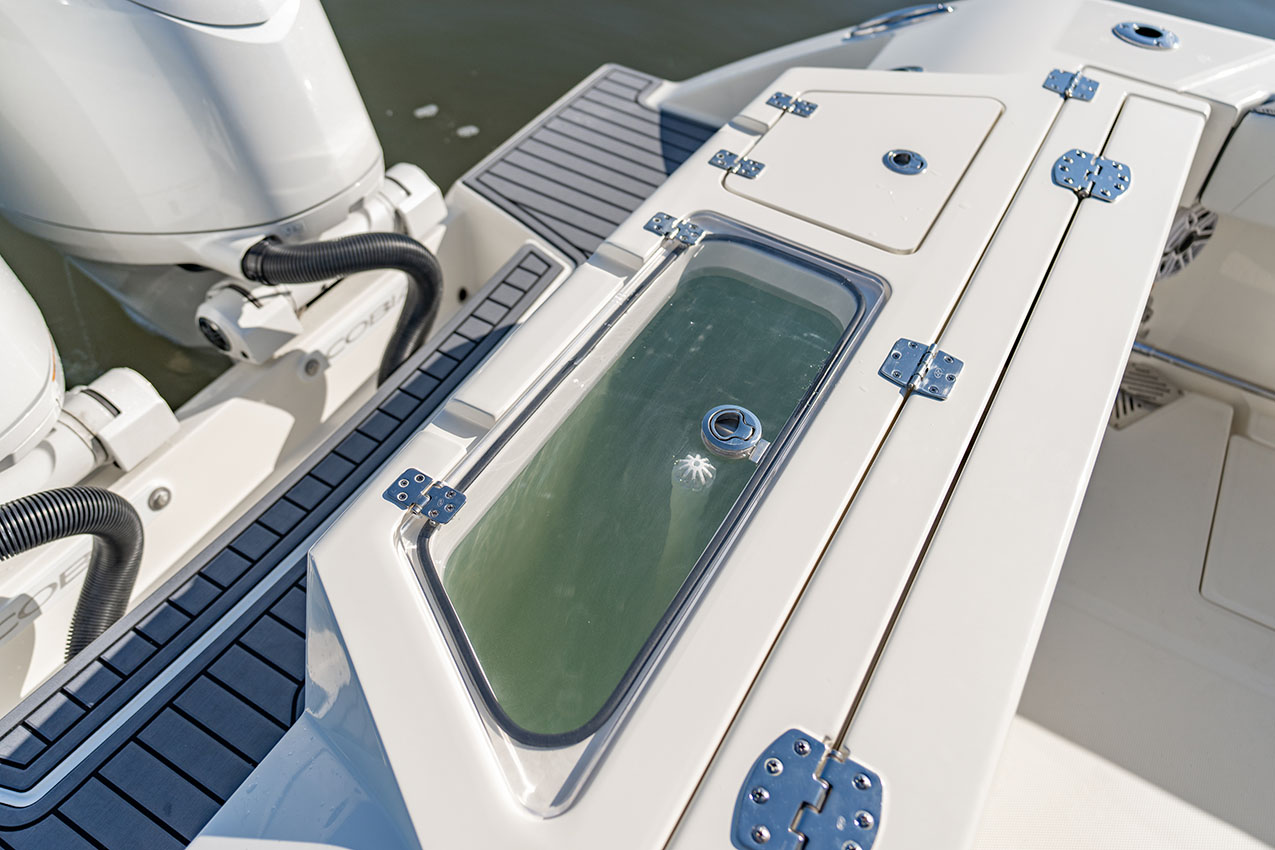 Cobia 245 CC Livewell