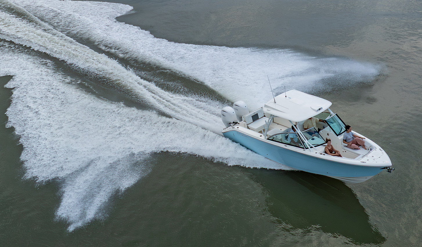 Experience the Cobia 280 Dual Console, a safe and easy-to-use dual console ideal for families.