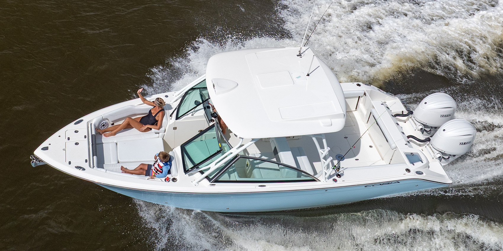 The bow insert on the Cobia 280 Dual Console creates a full bow sun lounge.
